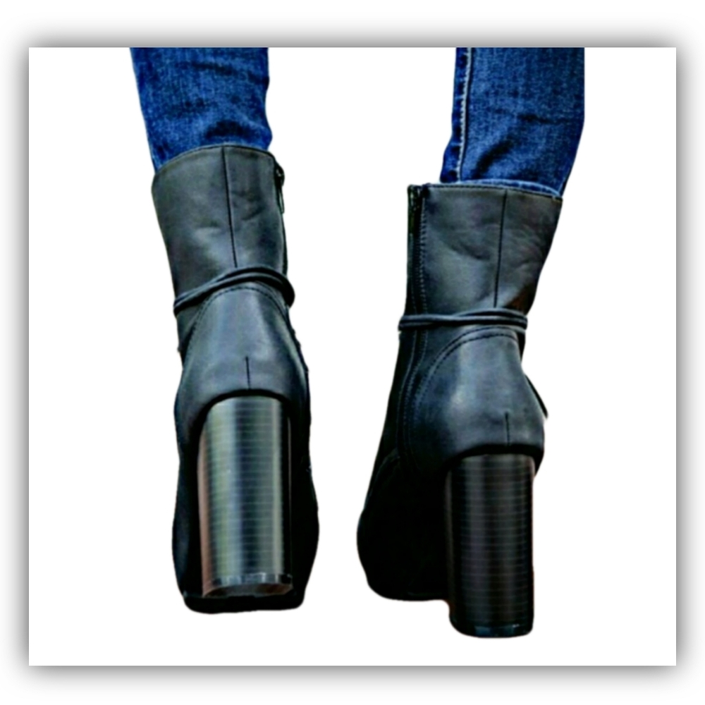 1 SZ 8 LEFT! BLACK LACE- UP HEEL BOOTS - Picture 5 of 6